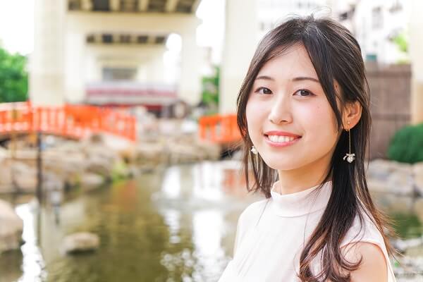 愛嬌ある女性